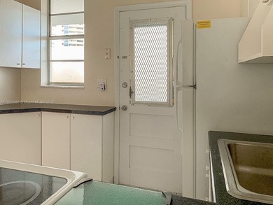 PRICE REDUCTION. Nicely remodel unit. One bedroom, one bathroom