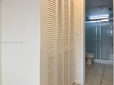 PRICE REDUCTION. Nicely remodel unit. One bedroom, one bathroom