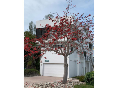 One or more photo(s) has been virtually staged. This incredible