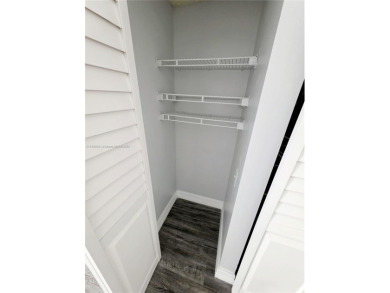 Spasiois, bright, newly renovated 2 BR/2BA apartment in the