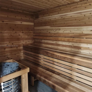 Spasiois, bright, newly renovated 2 BR/2BA apartment in the