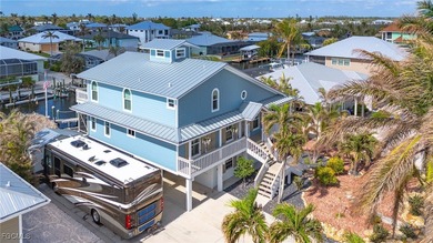 SAILORS AND POWER BOATERS WANTED!!! This stunning and completely