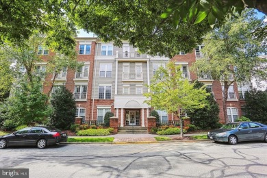 Bright and beautiful corner unit condo facing common area at