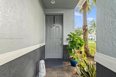 Beautiful 2-bedroom, 2.5-bath townhouse located in Cassas at