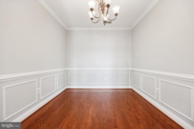 Bright and beautiful corner unit condo facing common area at