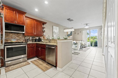 Beautiful 2-bedroom, 2.5-bath townhouse located in Cassas at