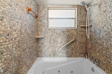 IMPRESSIVE 1 BEDROOM & 1 1/2 BATHROOM CONDO LOCATED IN A SAFE