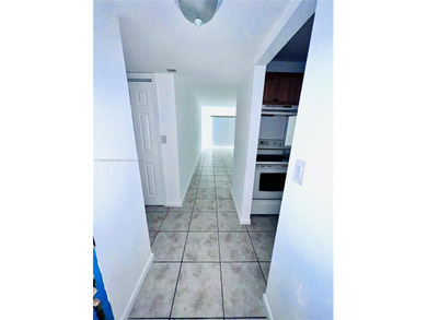 BEAUTIFUL ONE-BEDROOM, ONE-BATHROOM APARTMENT IN EXCELLENT