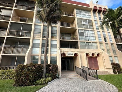 Corner unit, 1450 SQ.FT. Split Floor Plan, 2BD 2BA with 2