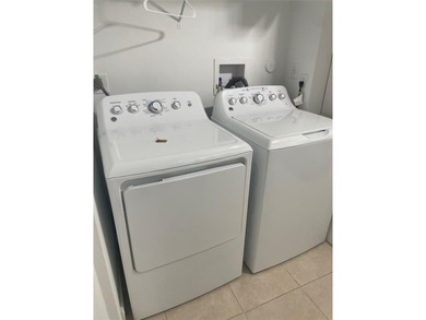 GREAT FIRST FLOOR FULLY RENOVATED THREE-BEDROOMS TWO BATHS