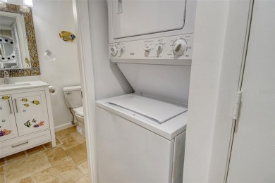 Below $400,000 Seaplace opportunity o Hurricane shutter & newer