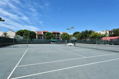 Below $400,000 Seaplace opportunity o Hurricane shutter & newer