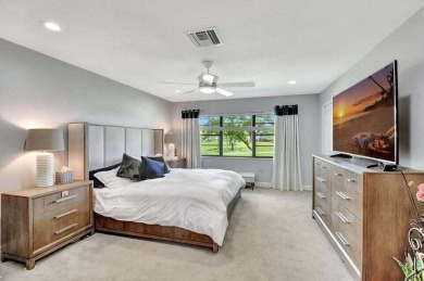 Welcome to Hunters Run Country Club! This spacious 2-bedroom