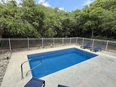 Nestled in the heart of North Topsail Beach in a quiet