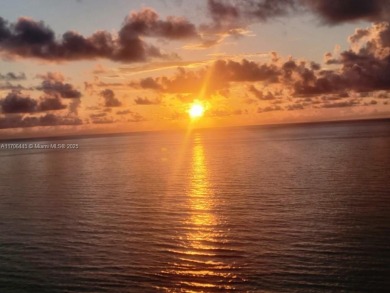 OCEANFRONT FURNISHED  PENTHOUSE: 5601 Collins Ave, very secure