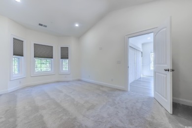 It's a Beauty! Better than new 3 bedroom, 2 bath Golf Villa in a