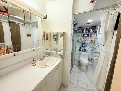 Incredible bay views in the heart of Miami Beach! This corner