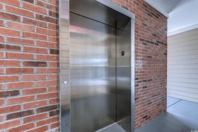 It's a Beauty! Better than new 3 bedroom, 2 bath Golf Villa in a