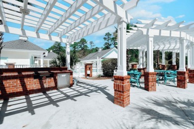 It's a Beauty! Better than new 3 bedroom, 2 bath Golf Villa in a