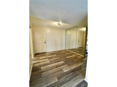 This beautifully updated and spacious split 2 beds/2 baths