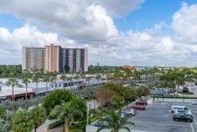 FULLY FORNSHED WITH A FEW EXPECTIONS! BEACH RESORT LIVING