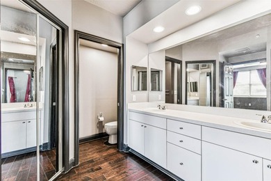 Luxury Lakefront Condo with Golf Course Views.
Enjoy serene