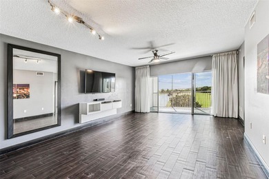 Luxury Lakefront Condo with Golf Course Views.
Enjoy serene