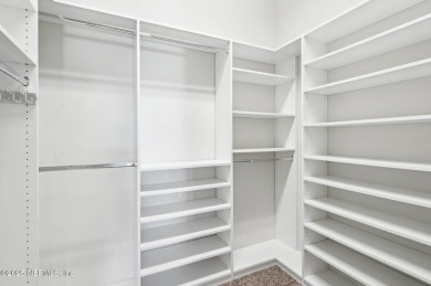 TOP FLOOR END UNIT OVERLOOKING THE LAKE & FOUNTAIN. Spacious