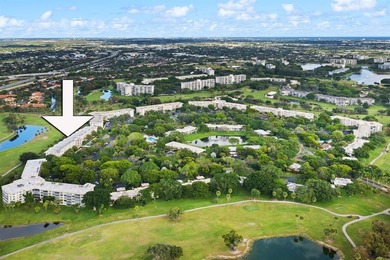 This beautifully renovated 2nd flr 3/2.5 condo combines modern