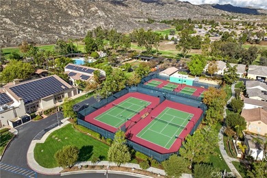Beautiful 55+ home in the gated Four Seasons community in Hemet