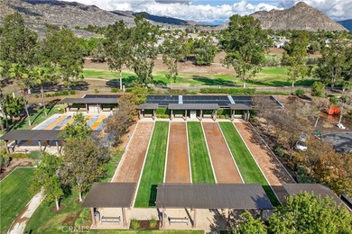 Beautiful 55+ home in the gated Four Seasons community in Hemet