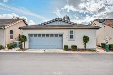 Beautiful 55+ home in the gated Four Seasons community in Hemet