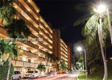 Million dollar view from this unit. Price reduced for a quick