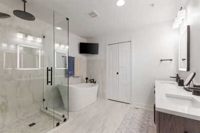 Welcome to a life of elevated urban luxury at SkyPoint, where