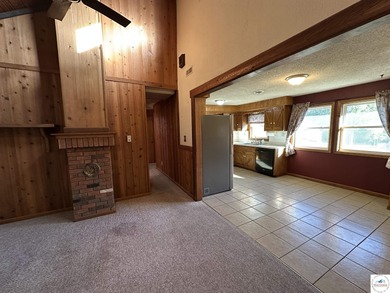 Charming 3 bed, 1.5 bath earth contact home on a quiet dead-end