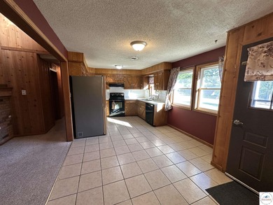 Charming 3 bed, 1.5 bath earth contact home on a quiet dead-end