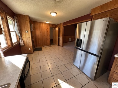 Charming 3 bed, 1.5 bath earth contact home on a quiet dead-end