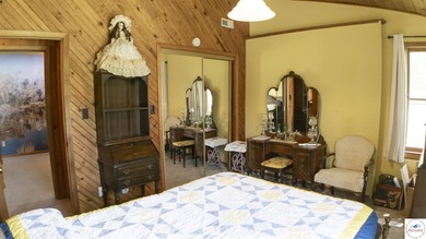 Charming 3 bed, 1.5 bath earth contact home on a quiet dead-end