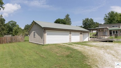 Charming 3 bed, 1.5 bath earth contact home on a quiet dead-end