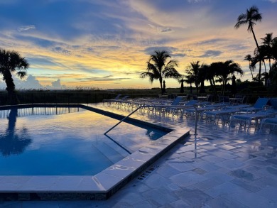 Tradewinds Beachfront end-unit Condo. Tile through-out with