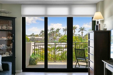 Tradewinds Beachfront end-unit Condo. Tile through-out with