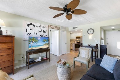 Tradewinds Beachfront end-unit Condo. Tile through-out with