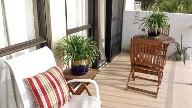 Tradewinds Beachfront end-unit Condo. Tile through-out with