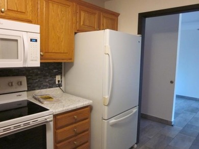 Inviting 2nd floor condo in the desirable Cloisters of Forest