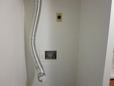 Inviting 2nd floor condo in the desirable Cloisters of Forest