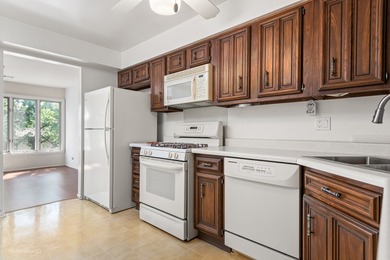 Welcome to Cambridge on the Lake! This spacious *Regency* model