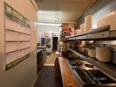 Turnkey Restaurant at one of Lakeview's busiest intersections