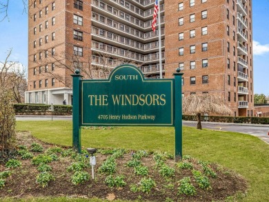 Rarely available studio apartment at The Windsor South features