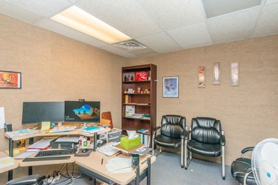 Take advantage of an exceptional business opportunity with this