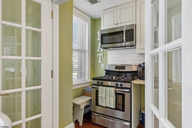 Welcome to the Oxford!  This Grand Art Deco building is the